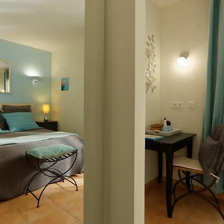 Des Cammaous 3* Vacquières