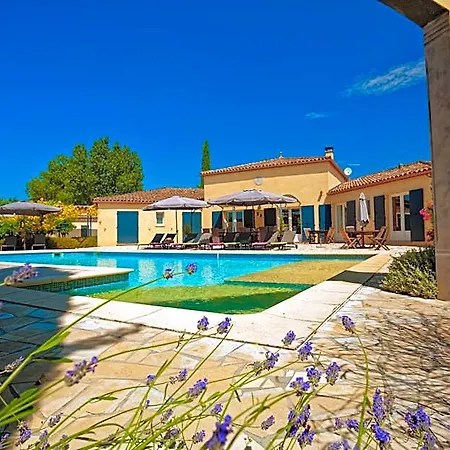 Des Cammaous 3* Vacquières